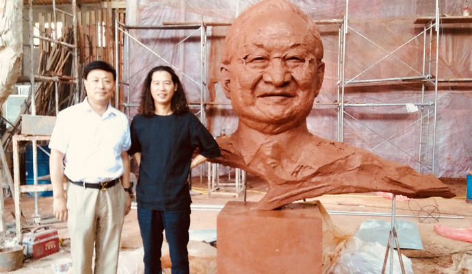 雕像2.jpg 雕像2.jpg