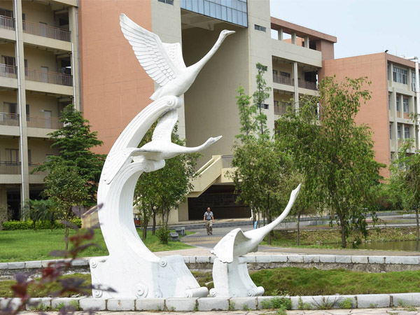 雕塑制作2.jpg 雕塑制作2.jpg